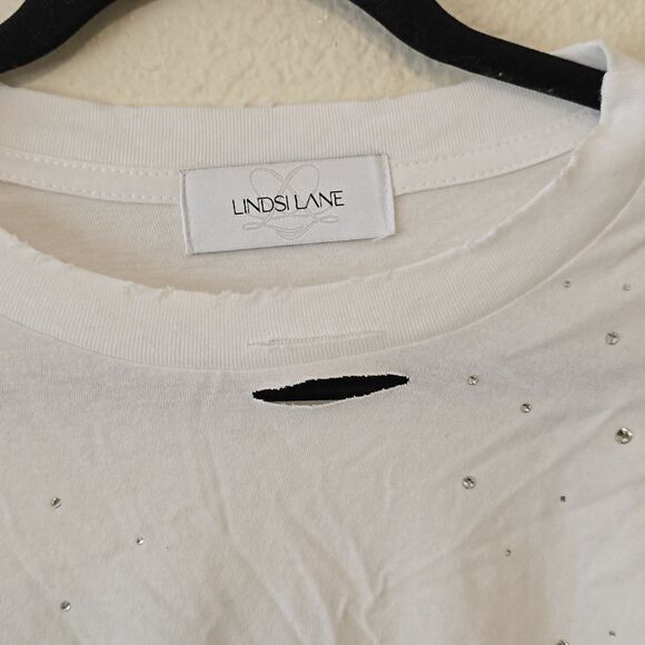 LINDSI LANE CHRYSTAL EMBELLISHED, DISTRESSED T-SHIRT SIZE SMALL - Picture 2 of 10